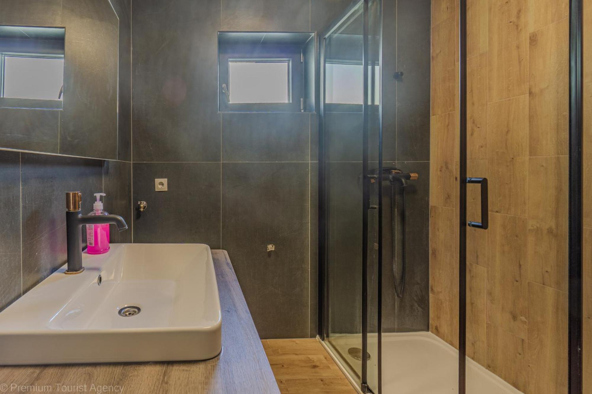 Ivica Super Comfortable, Newly Furnished Apartment In A Top Location Metajna Esterno foto